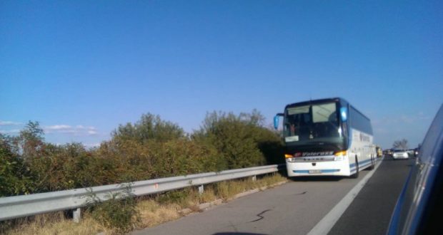 Автобус с 31 деца се подпали на Тракия