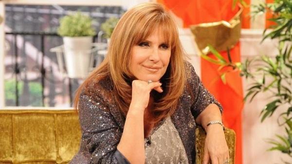 Поклон! Кичка Бодурова осинови изоставено детенце от "Дом майка и дете" - ето подробности