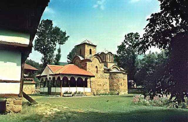 Олтарът на наш манастир лекува и дарява с рожби