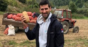 Джокович вади картофи със сънародници