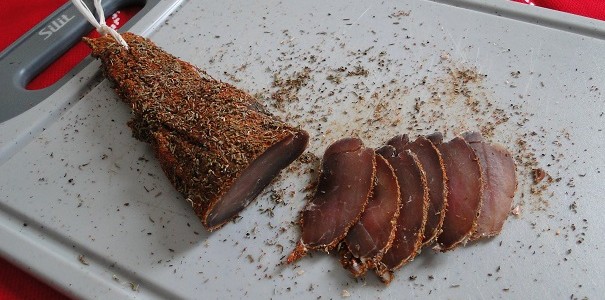 Домашно сушени свински бонфиленца: Приготвянето е елементарнo после – ядеш и ревеш!
