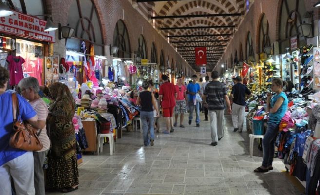 Ето защо всички се юрнаха към Турция: За 2 лв. си купуваш 3 тениски или чифт дънки а за 50…