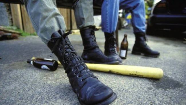 Беше като във филм на ужасите лихварите първо ме биха а после се гавриха с жена ми