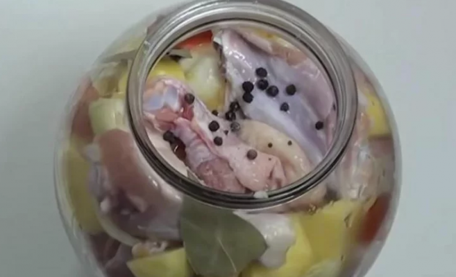 Мама ме научи как да готвя пиле в буркан: Моментално свършва още щом го сложа на трапезата