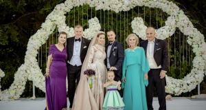 Илиана Раева пръсна 50 бона за сватбата на Виолета Сиракова
