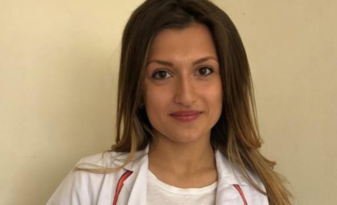 За пример! Млада и красива горнооряховка твори мода за лекари и медицински сестри