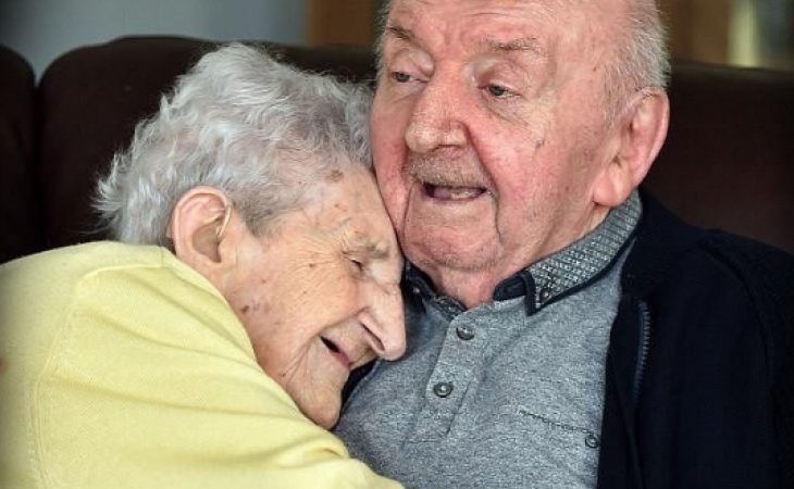 Майка на 98 постъпи в старчески дом при сина си за да се грижи за него