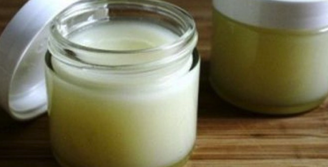 Хора от цяла България се редят на опашки за мехлема от язовец на бай Иван – лекува от дископатия до екземи