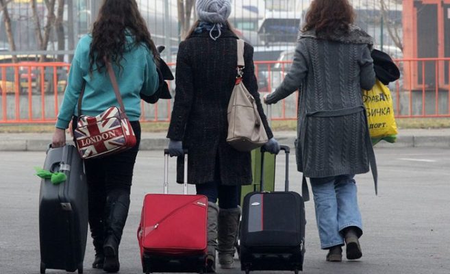 Гневна гражданка: Емигранти стига сте ревали! Заповядайте държавата чака такива като вас да си оправи бюджета