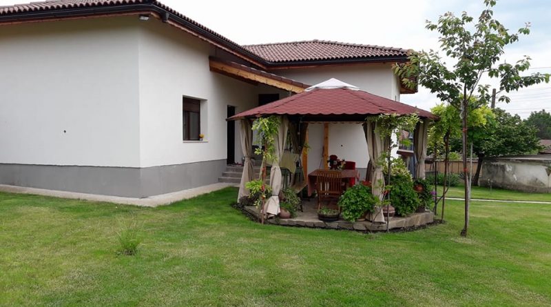 Така се ремонтира къща в българско село