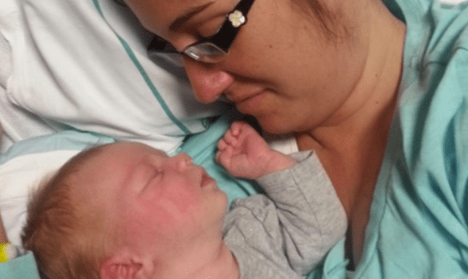 Докосвайки майчината гръд новороденото заспа. 10 минути по-късно всички уреди в стаята полудяха!