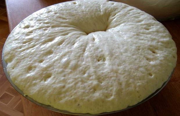 Ето така се прави „пияно тесто“ – бухнало трайно и много вкусно