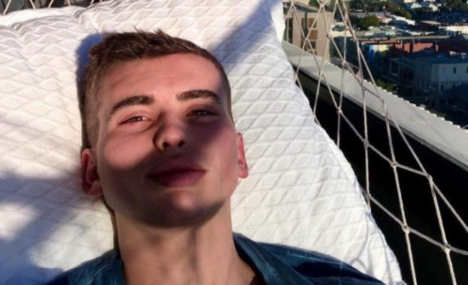 На пръв поглед съвсем обикновено симпатично момче но когато погледнете тялото му оставате без думи (СНИМКИ)