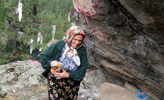 Баба Юла от Крибул: „С този ритуал болни са се излекували бедни са забогатявали!“