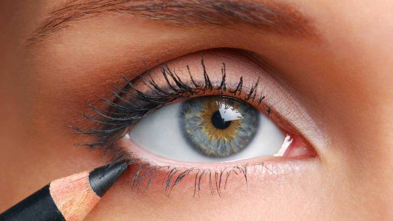 12 златни правила за гримиране след 40-те: така гримът не състарява а подмладява