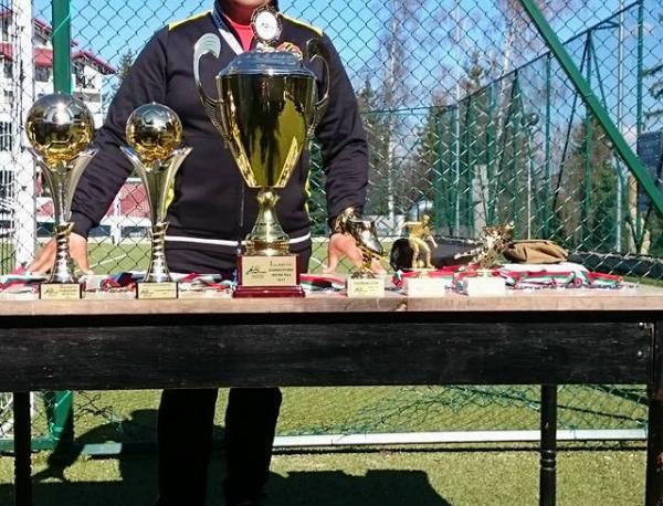 Момче израсло в дом намери чанта с 3000 евро и 1450 лева и ги върна на собственичката