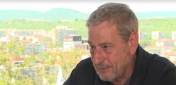 Домашна помощница гледа Йосиф Сърчаджиев