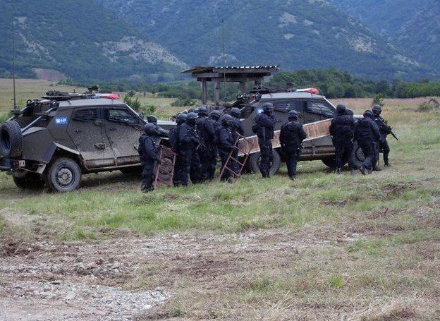  погребват двойния убиец Чане