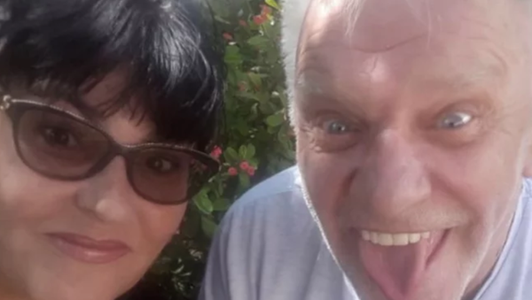 Българка плаща сметки на английски милионер