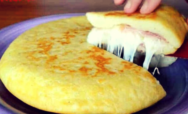 Ето как се прави известният италиански картофен пай с шунка и кашкавал на тиган!