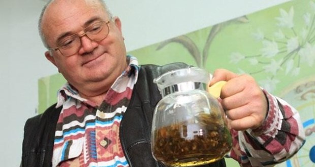 Шефът на билкарите Емил Елмазов: Люта чушка в ракийката пази от грип!