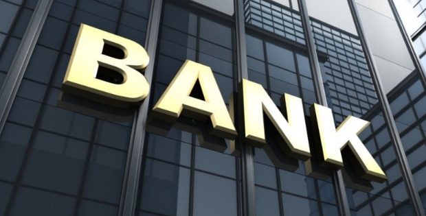 Банките лапнаха 1.3 млрд. само от такси