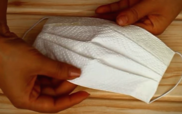 Защитна маска готова само за две минути: Нужни са ви три неща