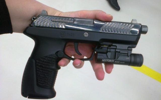 Русия заменя „Макаров“ с нов пистолет пробиващ бронежилетка от 100 метра