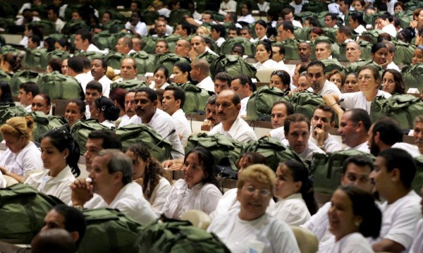 Тайното оръжие срещу коронавируса – лекарите от Куба?