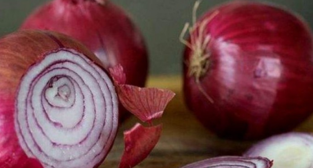 Червен лук със захар