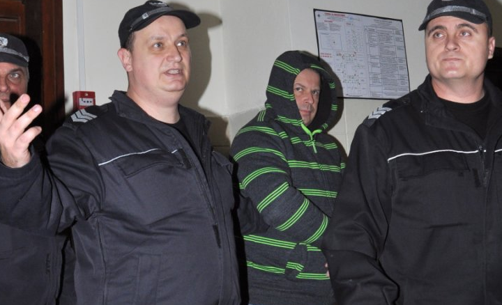 Митничар подменил половин милион