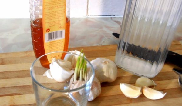 Чесън и вода – спасението ви от куп болести!