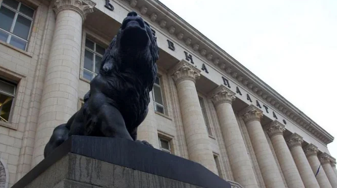 Скандален рапърски клип заснет в Съдебната палата