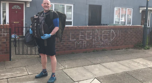 Учител ходи пеш по 8 километра на ден