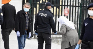 Забраниха уволненията в Турция