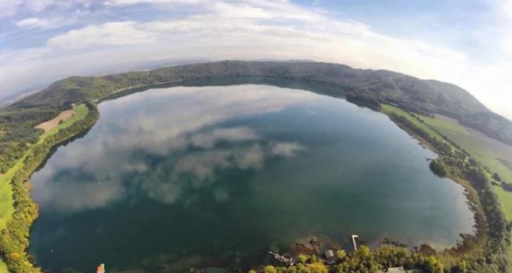 Езерото Лаахер-Зее - истинска бомба под Европа