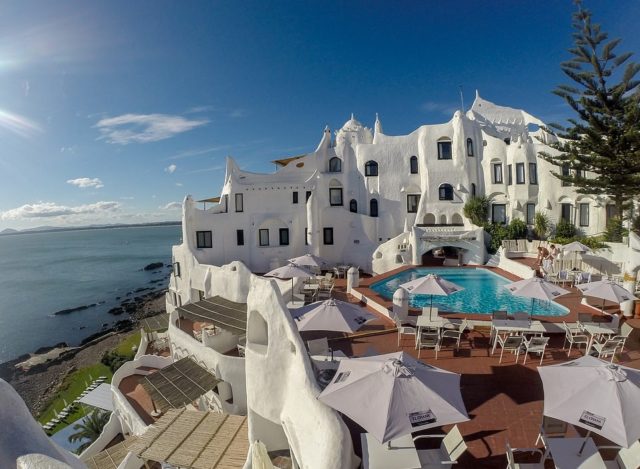 Впечатляващ хотел който е строен цели 36 години