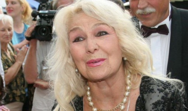 Икономка се грижи за Гинка Станчева