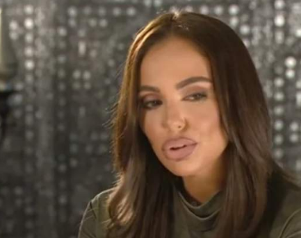 Сестрата на Николета Лозанова направо я засенчи по бански (снимки)