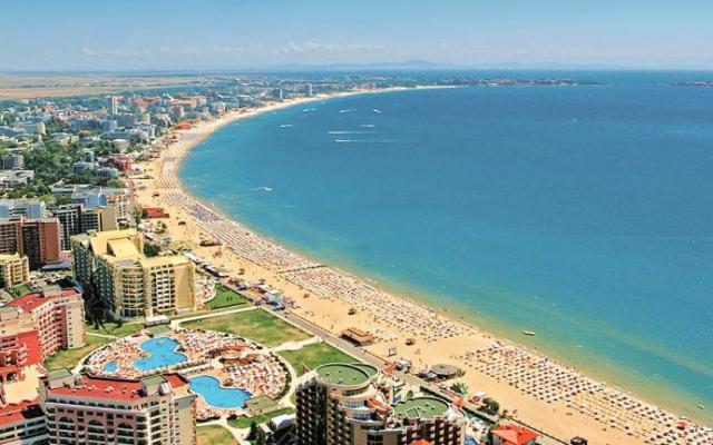 Апокалипсис на морето: Слънчака е празен хотелите затварят