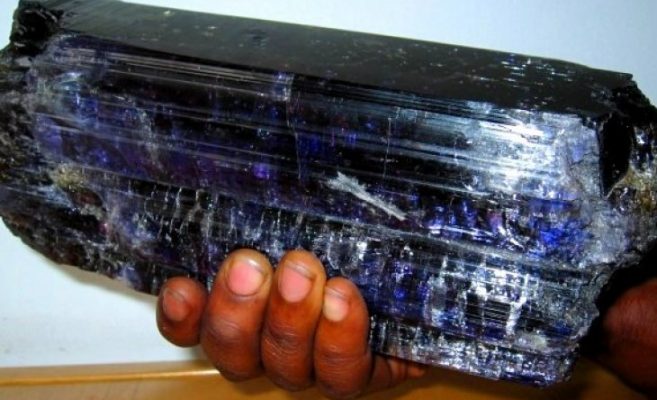 Уникална находка: Миньор баща на 30 деца стана милионер за една нощ СНИМКИ