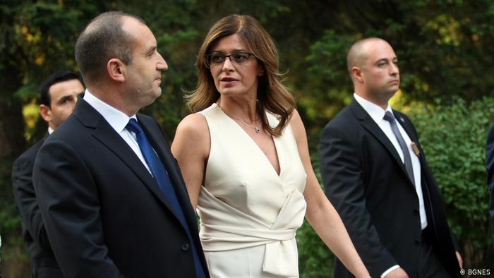 Вижте снимки от тайната сватба на ген. Радев и Десислава