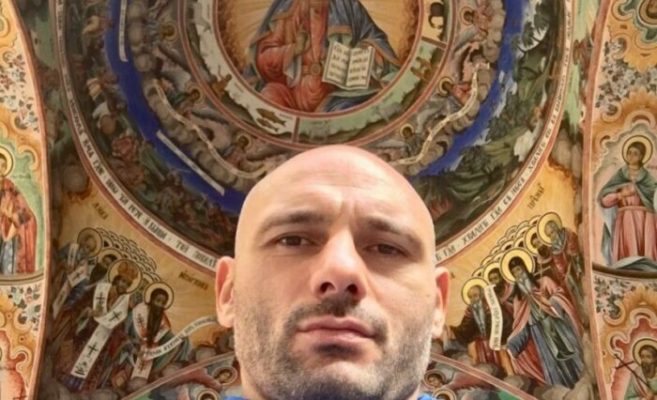 ММА боецът Стъки заплаши протестиращите срещу Борисов