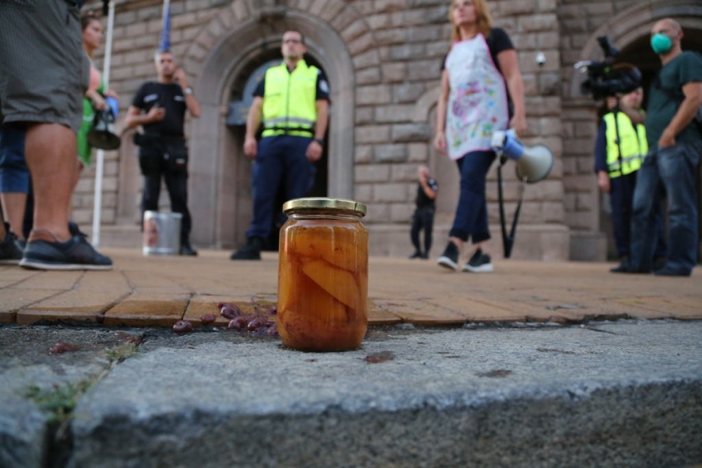 Ако вариш компоти ще трябва да ги декларираш в НАП