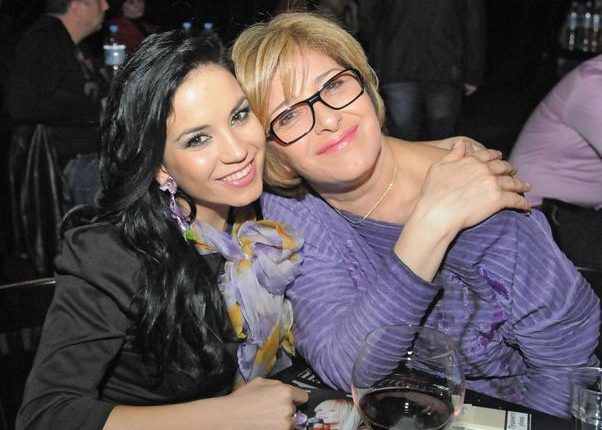 Катето Евро зашлеви сина си! Избра снаха си пред любовницата му! СНИМКА