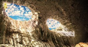 Пещера Проходна – да погледнеш през божиите очи