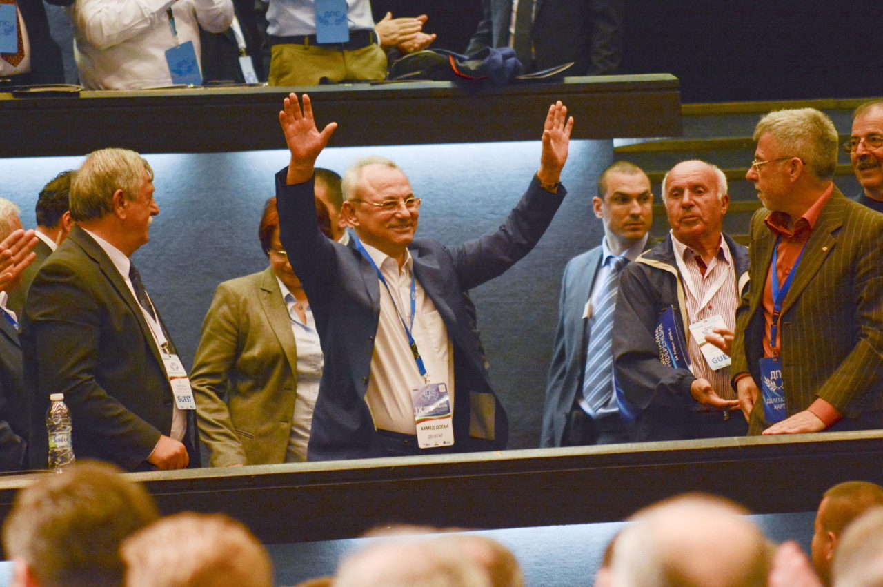 Български писател с кърваво разкритие: Ахмед Доган управлява държавата ни!