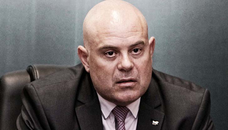 Гешев нагло: Трябват малко повече арести в тази държава