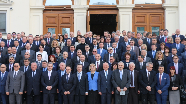 Ето какво са си купили депутатите с нашите пари