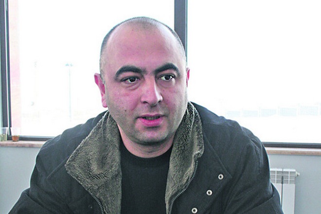 Екс депутат разкопава гробове за да краде ковчезите на мъртвите